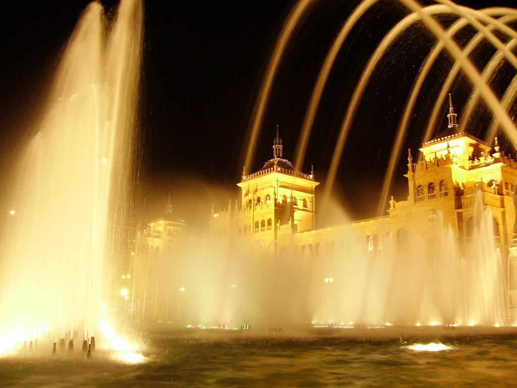 Caballería y fuente de la plaza de Zorrilla by Skr Alfa