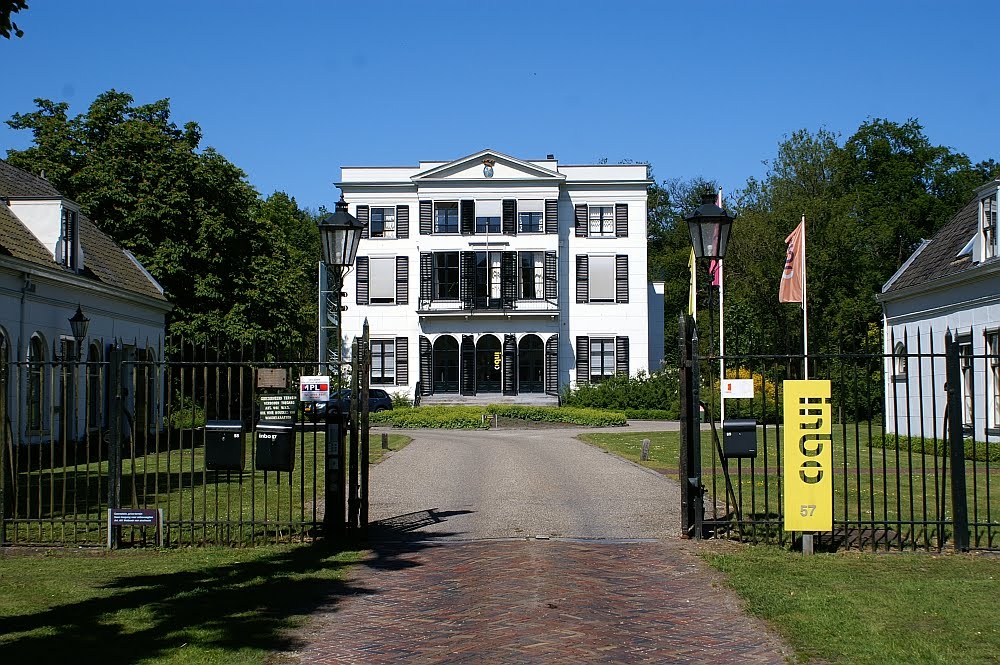 Kasteel Geerestein by Peter van der Wielen