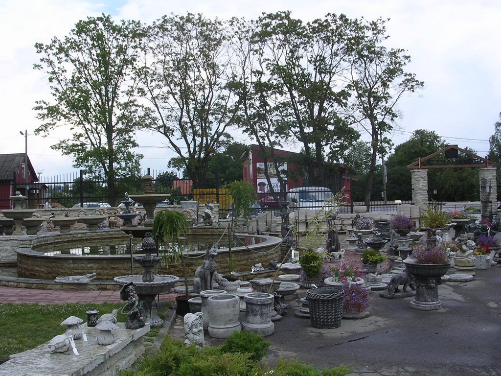 Gardening decorations in Rakvere by Aulo Aasmaa