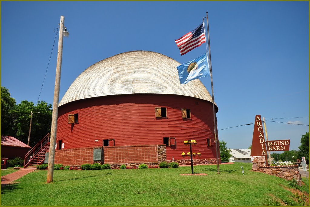 Roundly Barn by roadrunner48