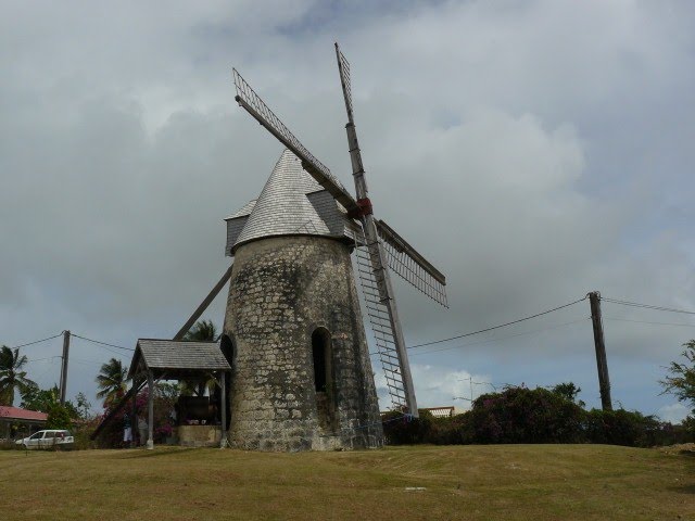 L'un des cent moulins by Alm