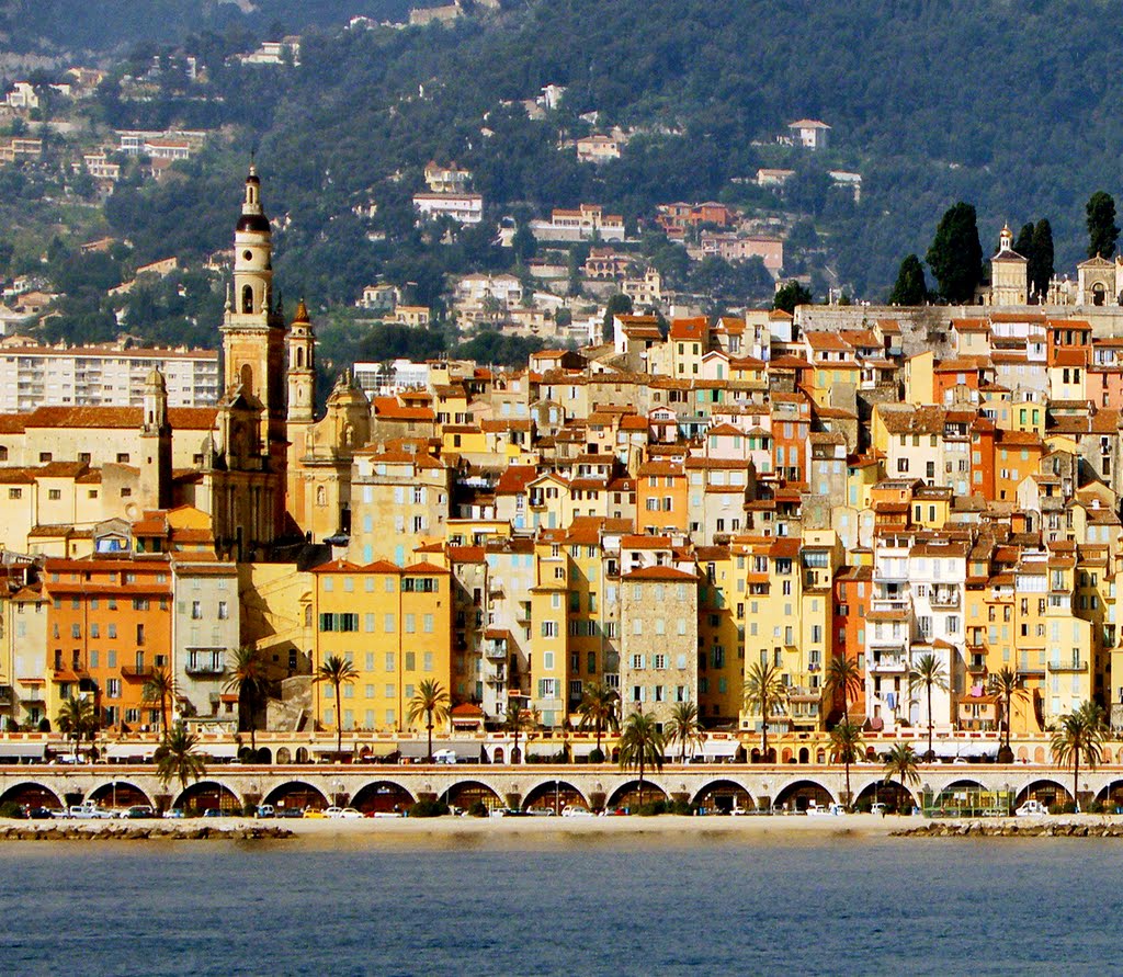 Contest jun 2010 Landascape of Menton,France, from the Caves of Balzi Rossi by esseil