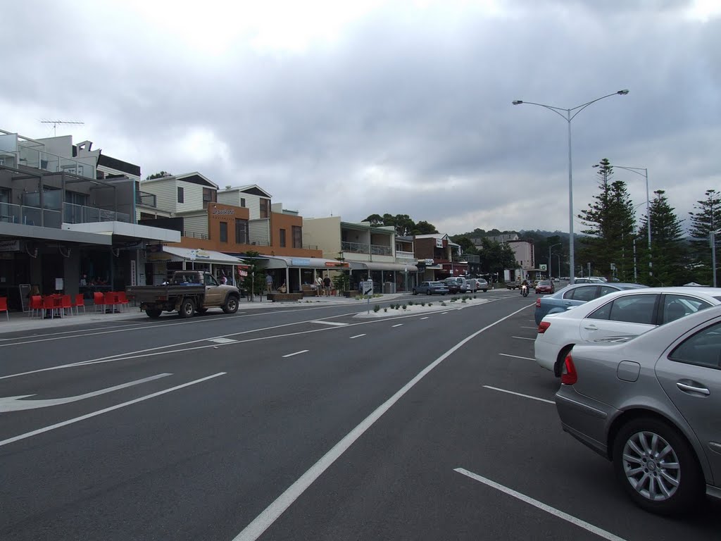 Great Ocean Road, (Lorne) by Aussi Wolf