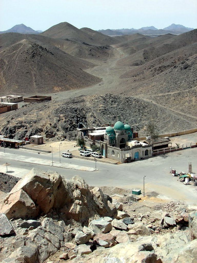 In the heart of the Eastern Desert .... Al-Shiekh Al-Shazly village by Yasser El-Rasoul