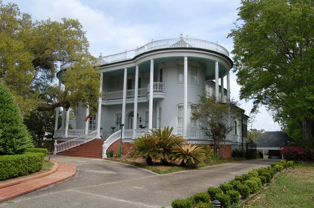 Steamboat House - New Iberia, LA by cajunscrambler