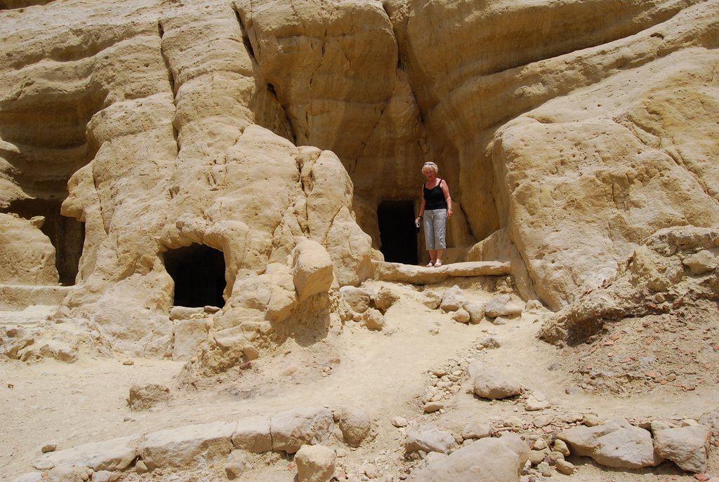 Grotten van Matala by Bert Niemeijer