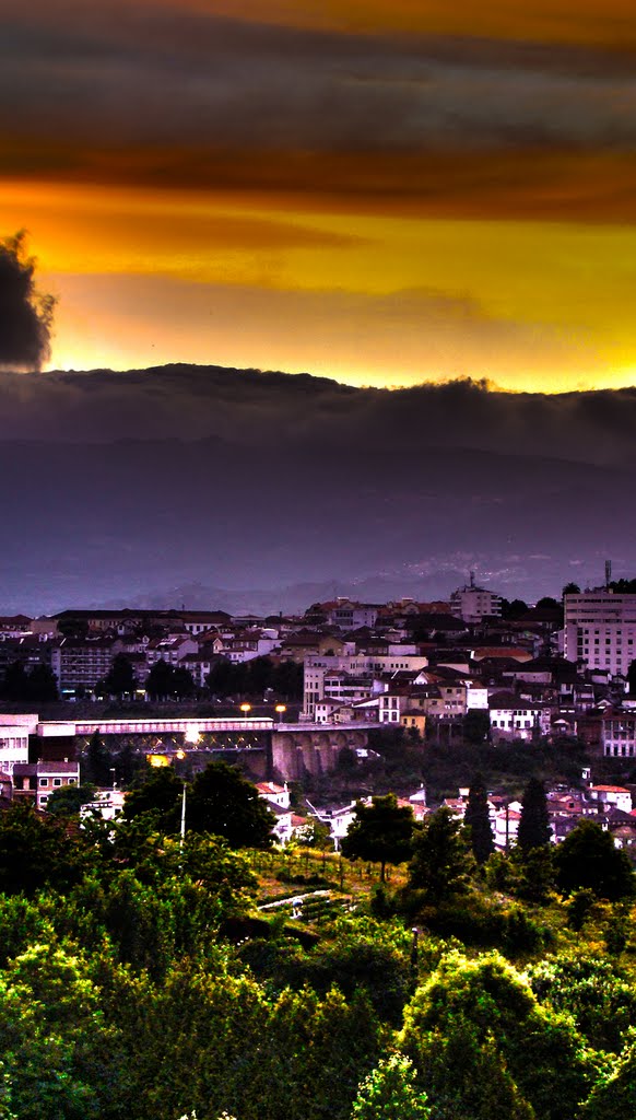 Sunset in Vila Real / Entardecer em Vila Real by Claudio Maris Coelho