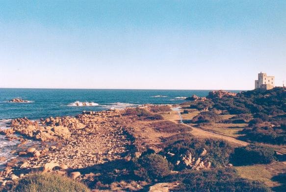 Capo Comino - Scogli, ruscello e faro (v. commento n° 1) by ilnani