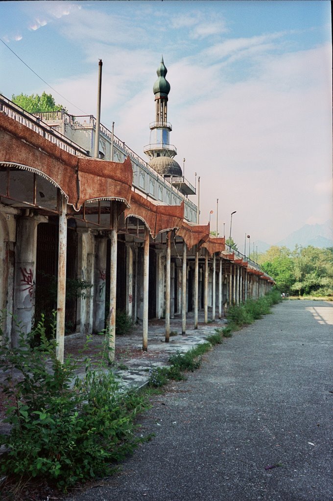 Consonno, minareto by Fabio Broggi