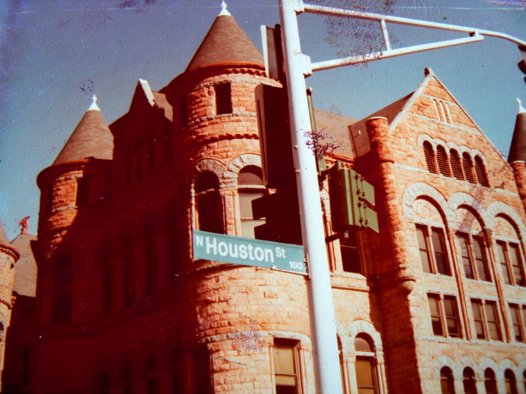 Dallas. Texas. U.S.A. N. Houston St. and Old court house. by Orlando Leiva