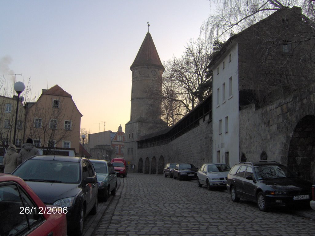 Piękna baszta lubańska, fragment murów obronnych z wieżą strażniczą by Stach B