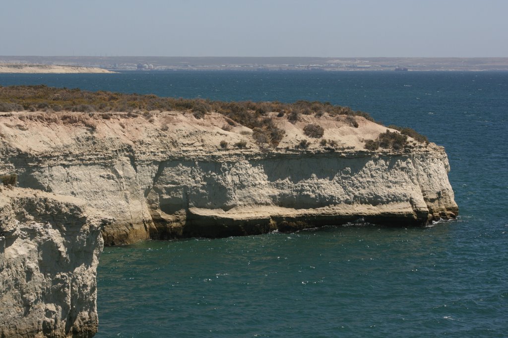 Puerto Madryn by Nestor Cufré