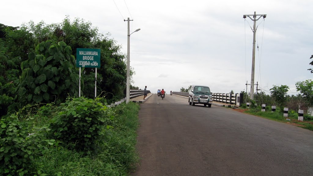 Maliankara Bridge by Nidhin Kavalloor