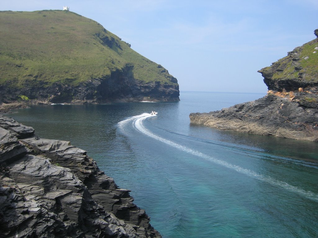 Boscastle entrance by Jon Stratford