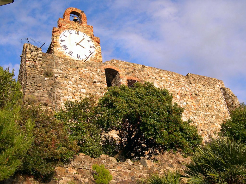 Bonassola (la rocca) by corradini_gianpaolo