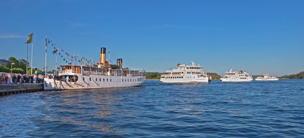 2010 Steam boat meet in Vaxholm by BengtENyman