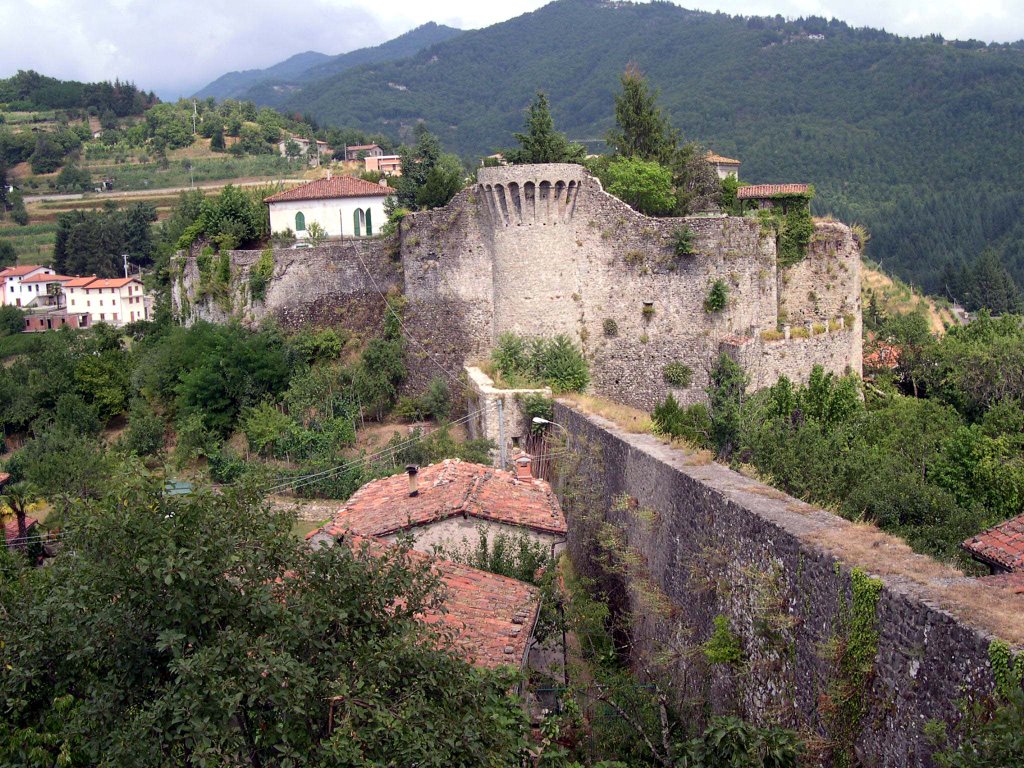 Castiglione di Garfagnana by corradini_gianpaolo