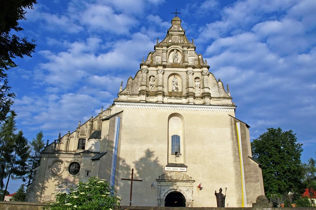 Gotycko-renesansowy kościół św. Trójcy z XVI w. w Nowym Korczynie by J.Laszczak