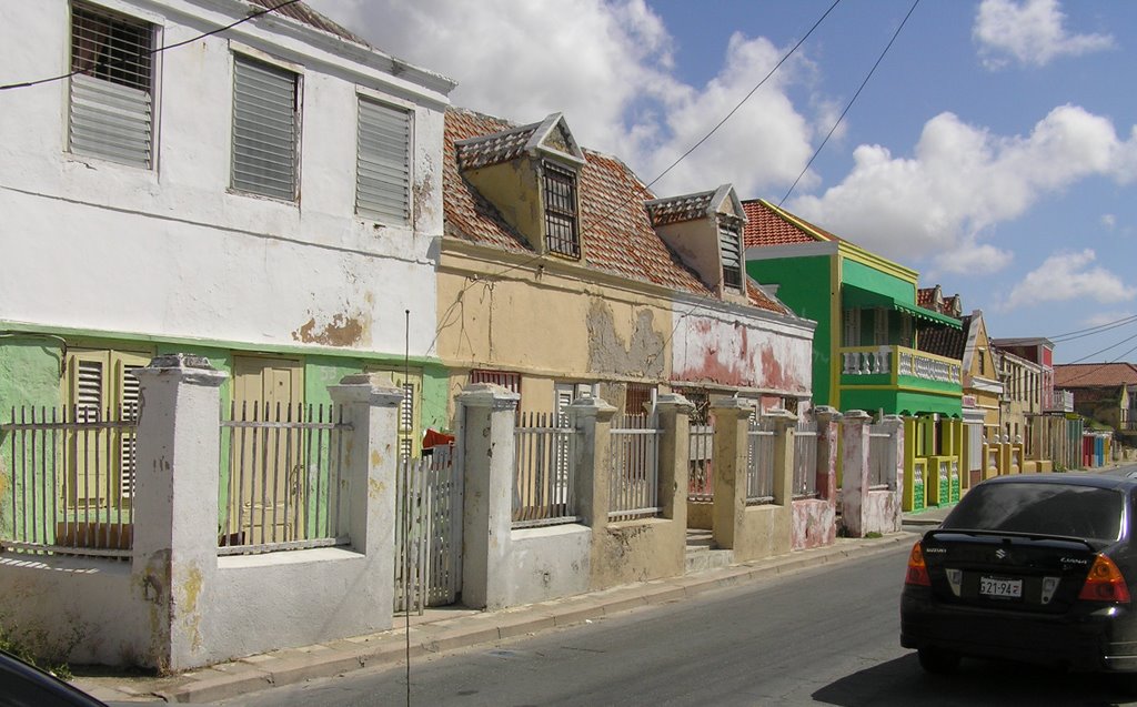 Old buildings in Willemstad by Phil Comeau