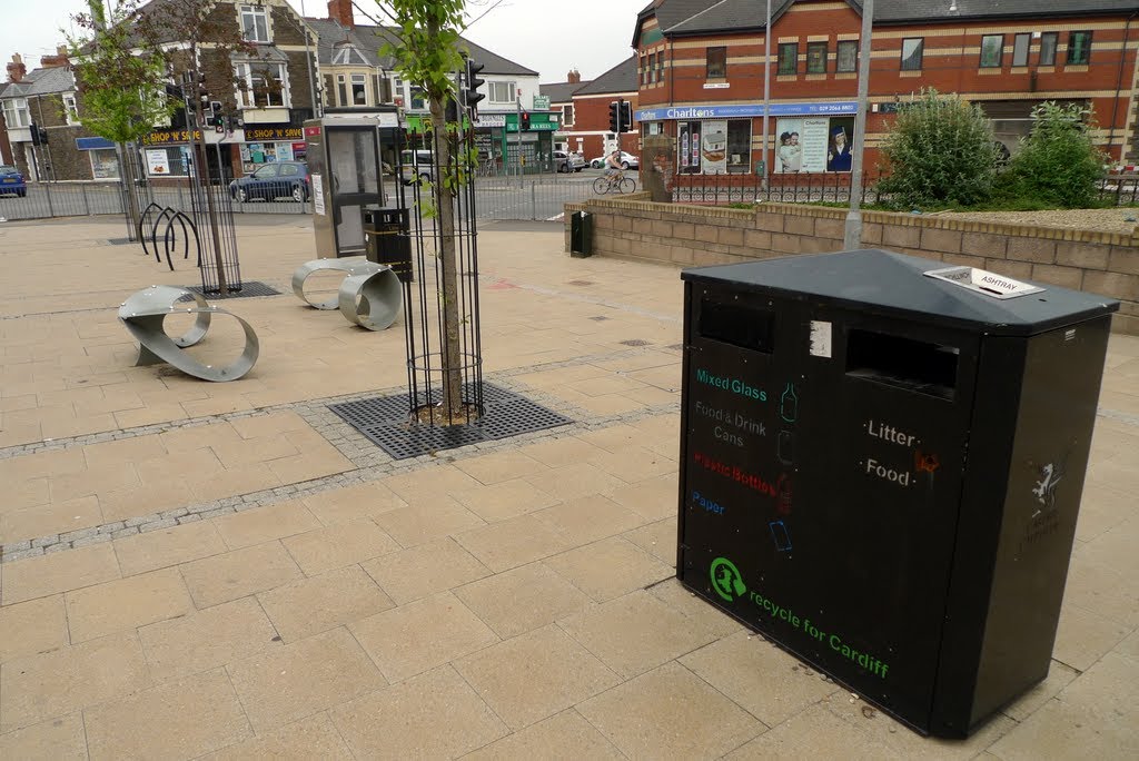 Square in front of Cathays Library by krige