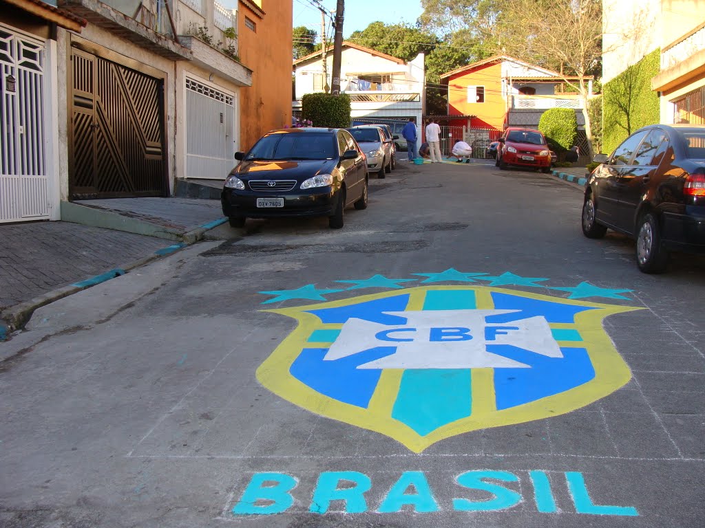 Rua Rosa Rossi - Brasil, O país do futebol 05/jun/2010 by Nilson Kabuki