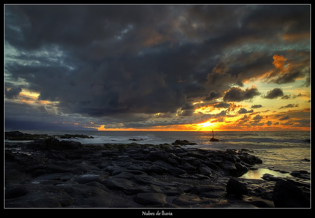 Nubes de LLuvia by Santi.Rguezb