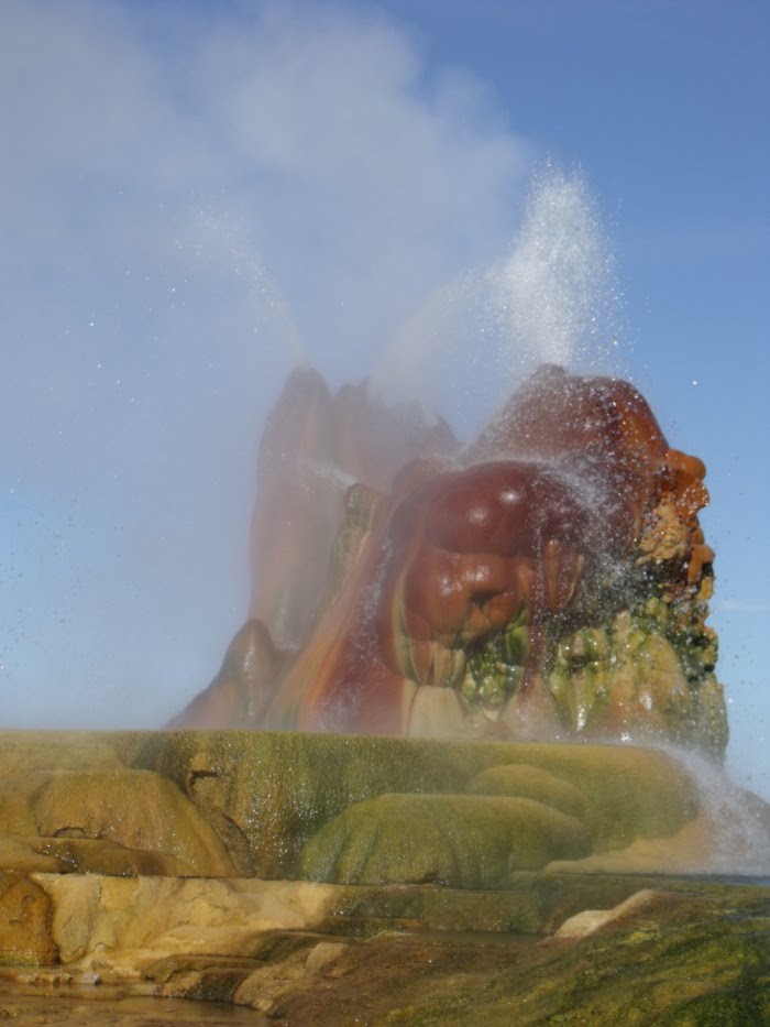 Fly Geyser by briantravelman