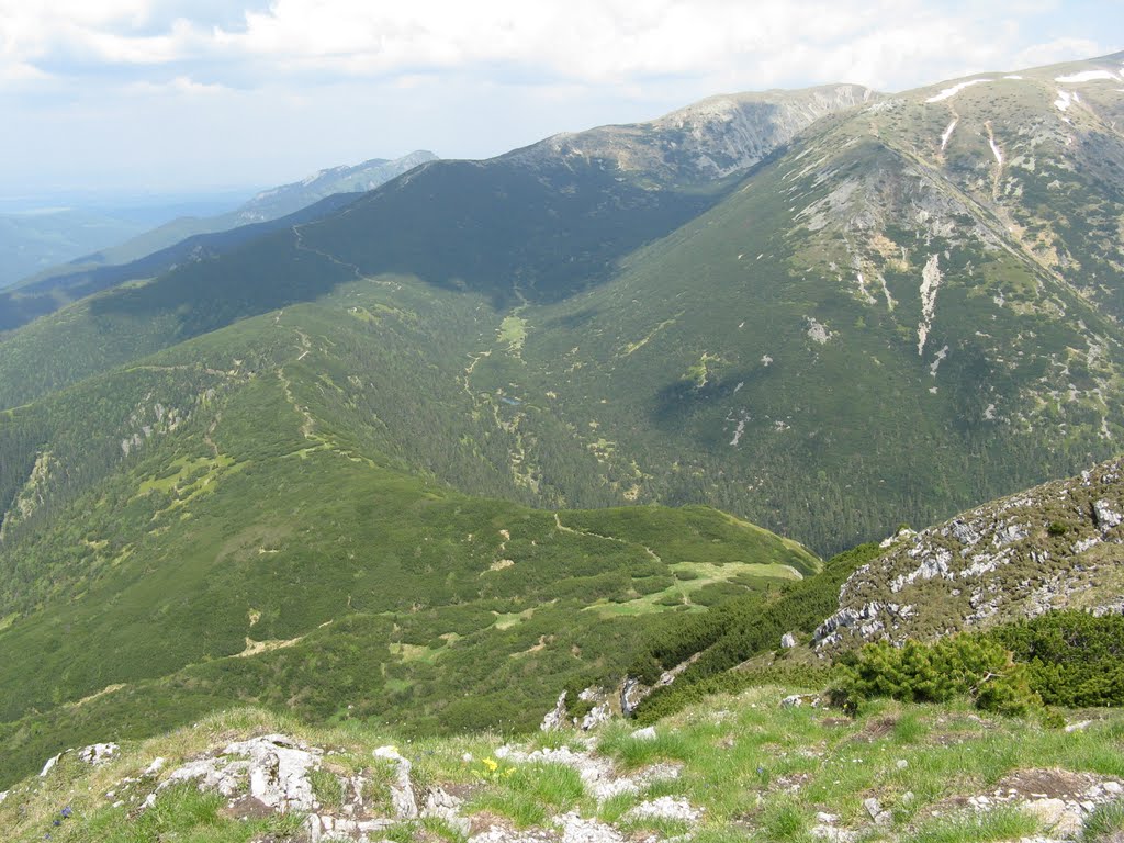 Pohľad zo Sivého vrchu do Bobroveckej doliny a Biele Bobrovecké pleso by vaso77