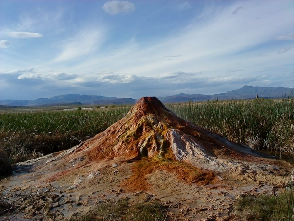 Miniature Volcano by briantravelman