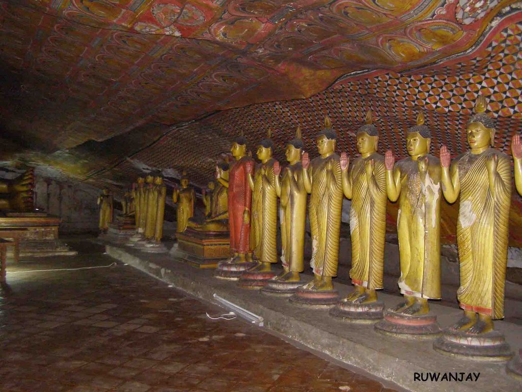 Cave Temple Dambulla by ruwanjay