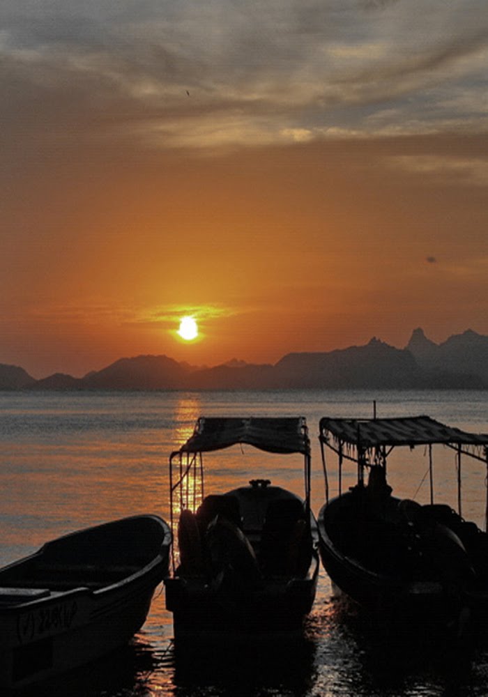 Sunset in Aden الغروب في عدن by مهيارmahyar younis