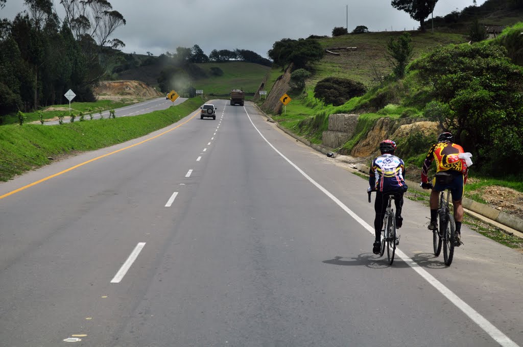 Biking in Boyaca by nestoriman