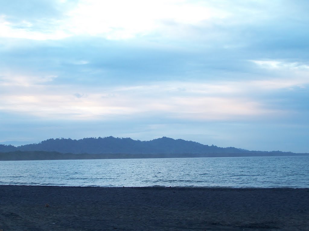 PLAYA NEGRA - PUERTO VIEJO - LIMON-COSTA RICA by RAUL ACB