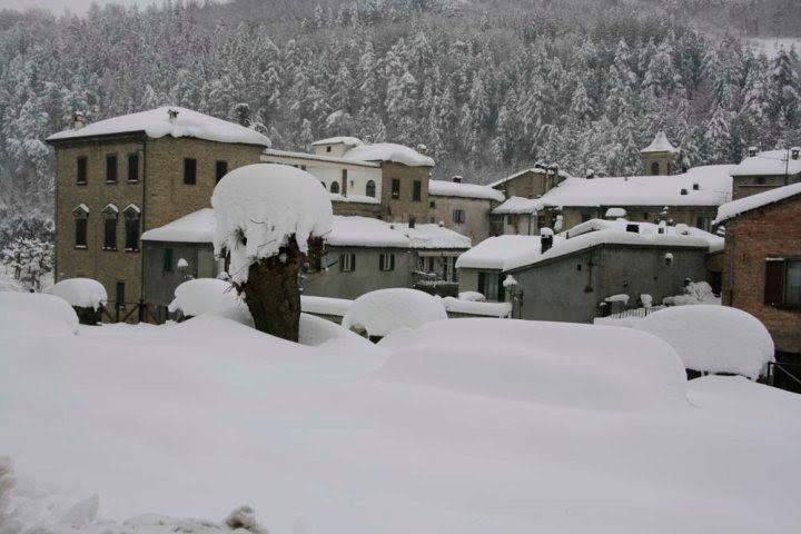 Tredozio (FC) - 337 m. - 65 cm. di neve il 10/03/10 by Geloneve