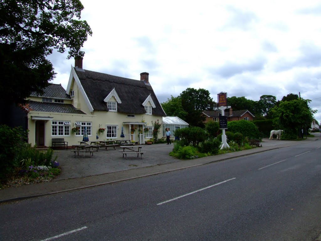 Ivy House Inn Stradbroke by rodfryatt