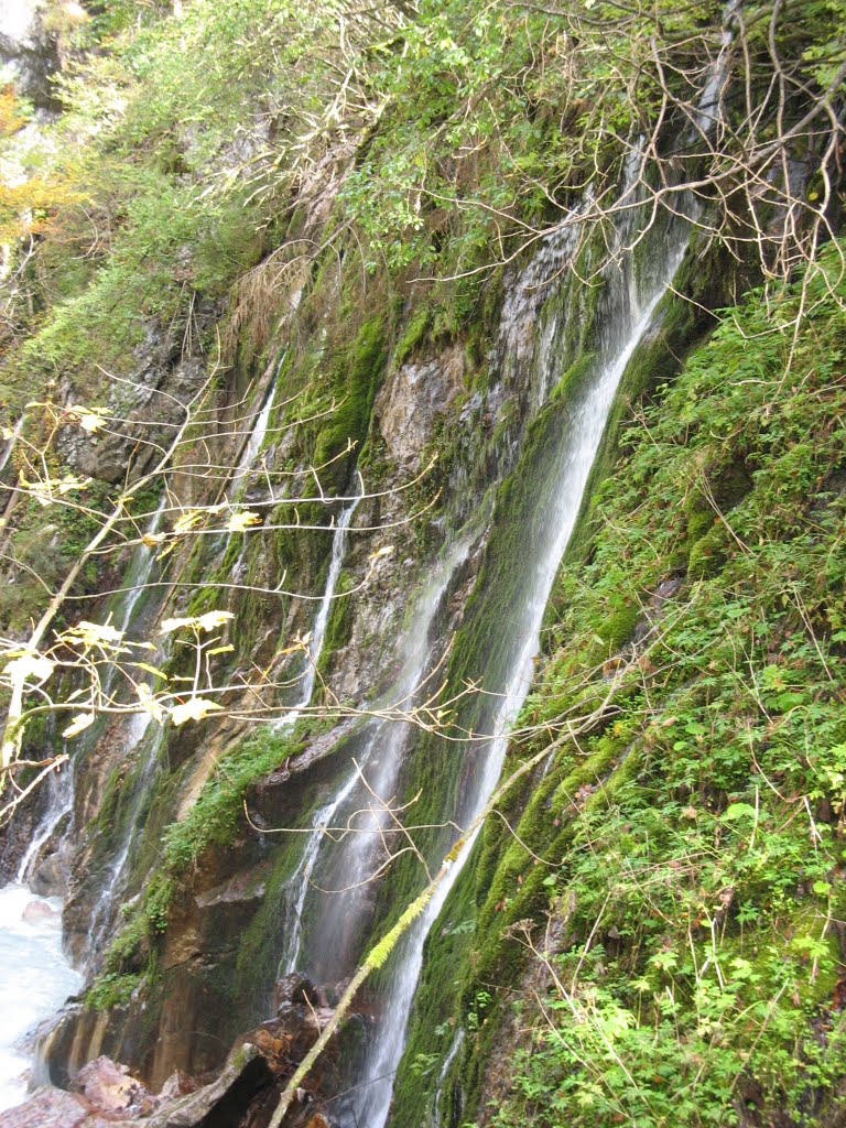 Wasserfälle in der Wimbachklamm by leylarupp