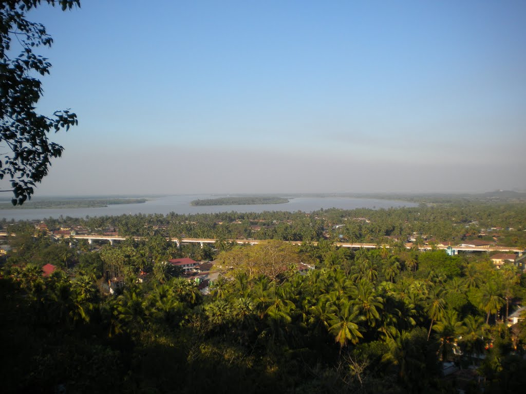 Mawlamyine by Olivier Vuigner