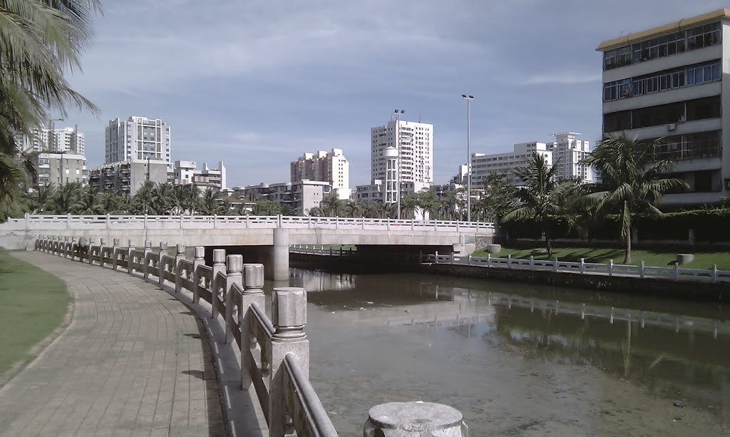 海南国际旅游岛——海口市美舍河畔景观 by 李长孝