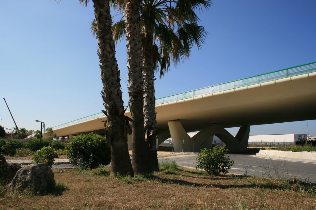 Puente sobre calle Puente by videoverdi