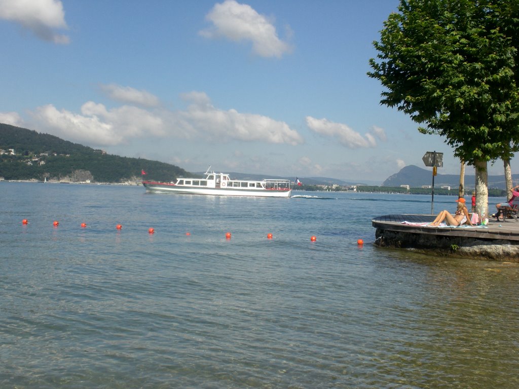 Lac d'Annecy by schneeengel