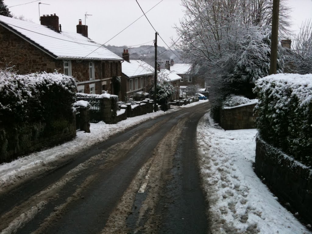 Derllwyn Hill in the snow by Garglon