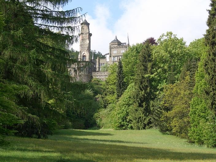 Löwenburg im Bergpark Wilhelmshöhe by Minni1