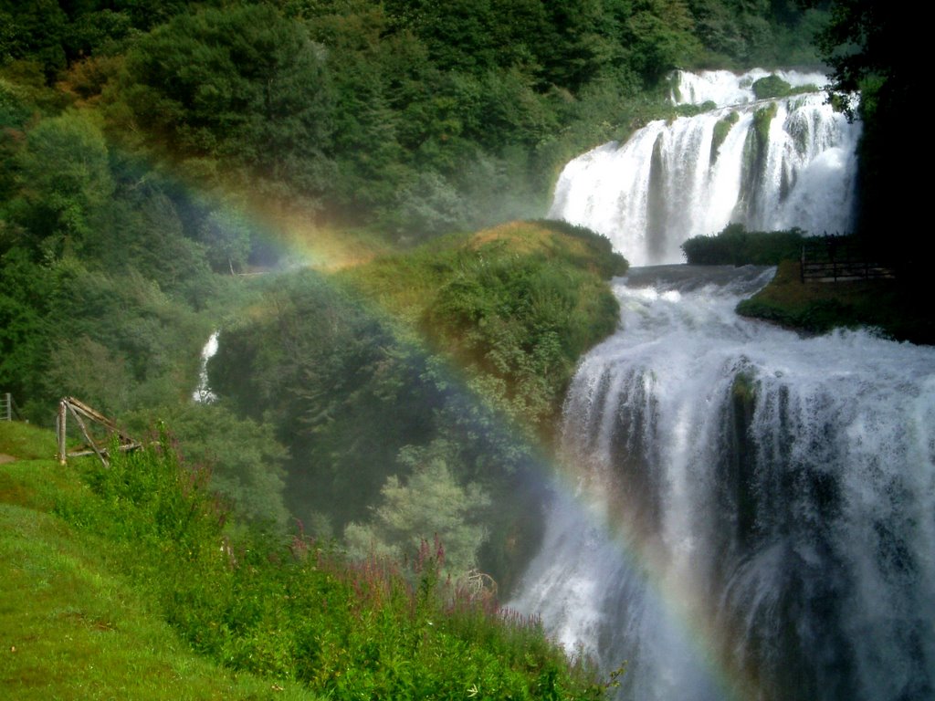 Arcobaleno e cascate by DavideITA