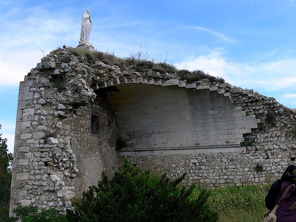 EYGALIERES ( Bouches du Rhône ) by Jean NICOLET