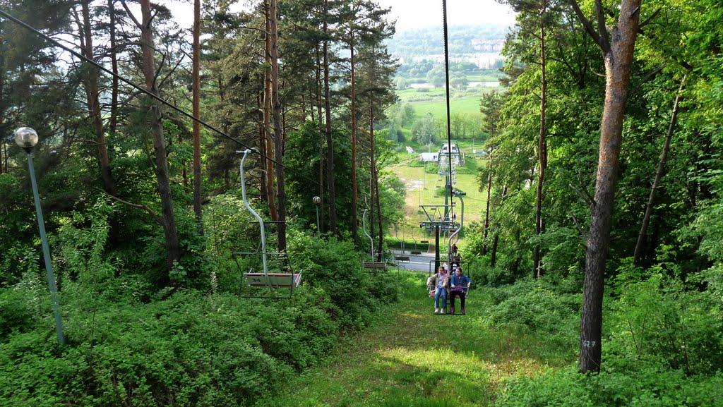 Przemyśl - Wyciąg krzesełkowy - widok na dolną stację by Bogdan Śnieżek