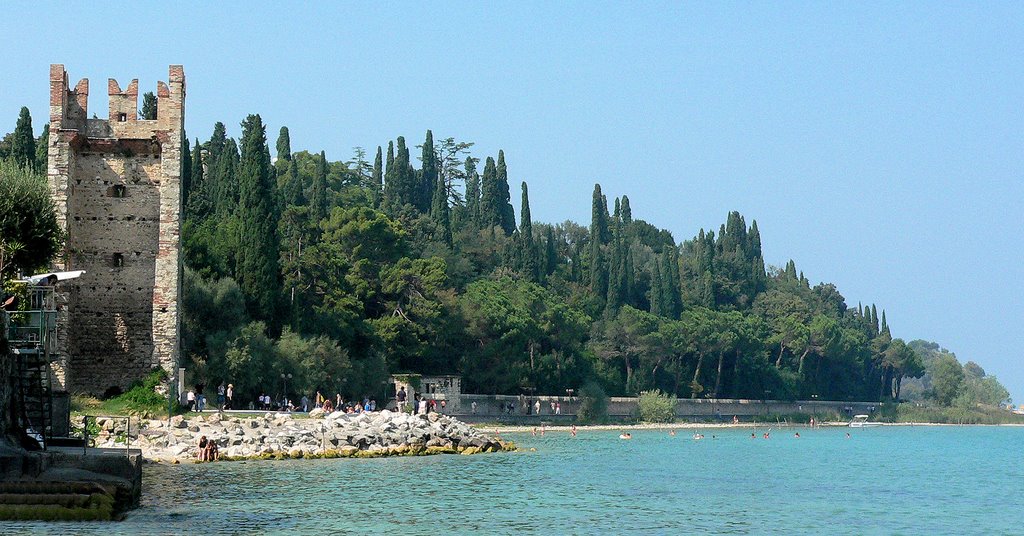 Italy: Gardalake, Sirmione - Castello Scaligero by Yory