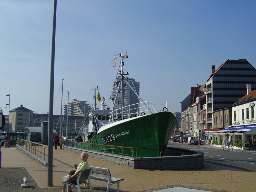 Amandine, Oostende by Waldo Gadellaa