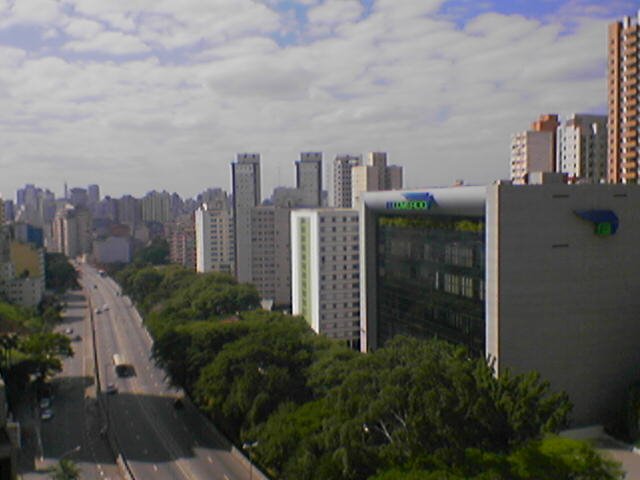 Vista da janela Edifício Santa Fé na Av. Nove de Julho by Danilo Araujo