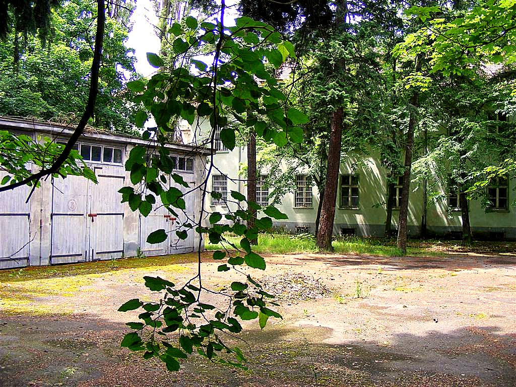 Legnica.Były szpital po armi sowieckiej.Former hospital after the Soviet army by Andrzej Brudziński...