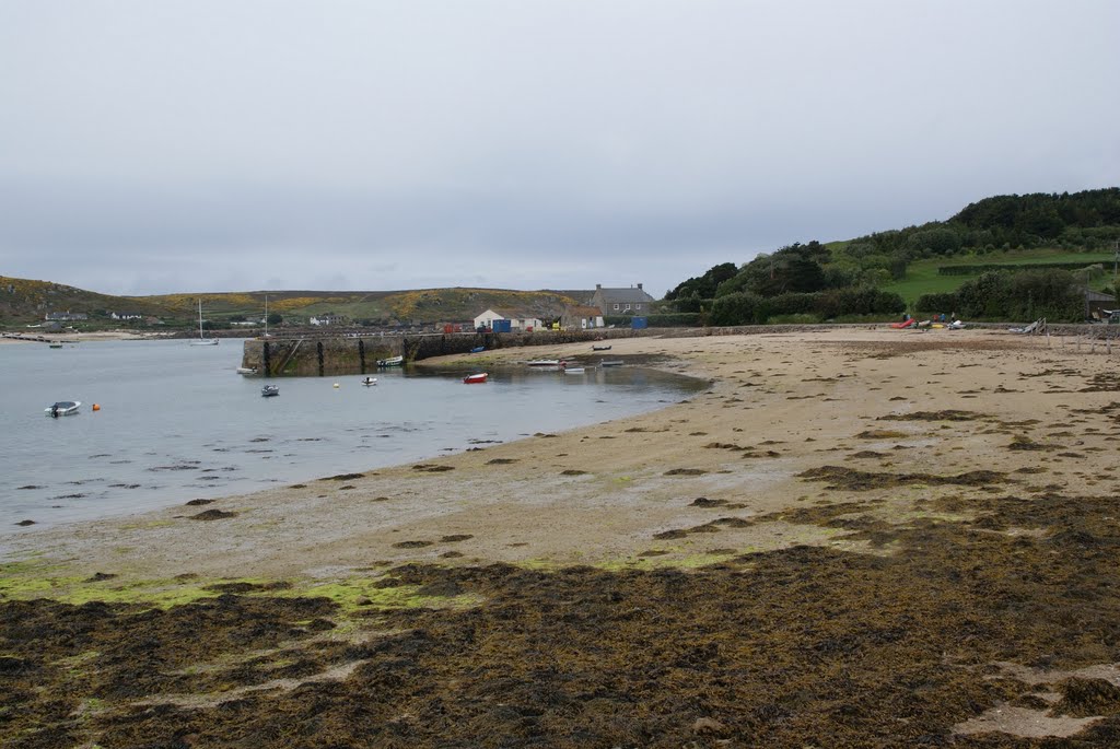 New Grimsby Harbour by njellis